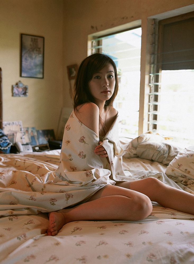 YS Web_濑户早妃/瀬戸早妃《ヒトスジに爱してる》写真集 Vol.160[36P]