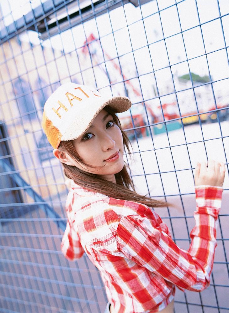YS Web_瀬戸早妃《Tough &amp;amp; Peace &amp;amp; Beautiful》写真集 Vol.123[73P]