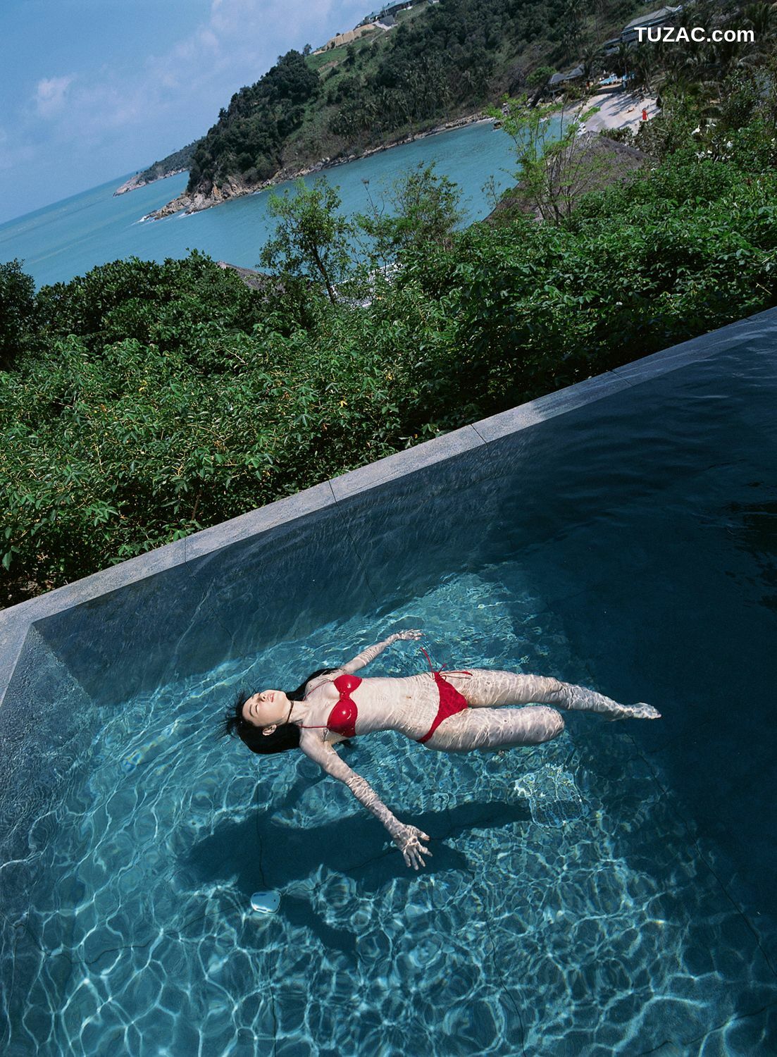 YS Web_秋山莉奈《Watch Her Hip!》写真集 Vol.200[69P]