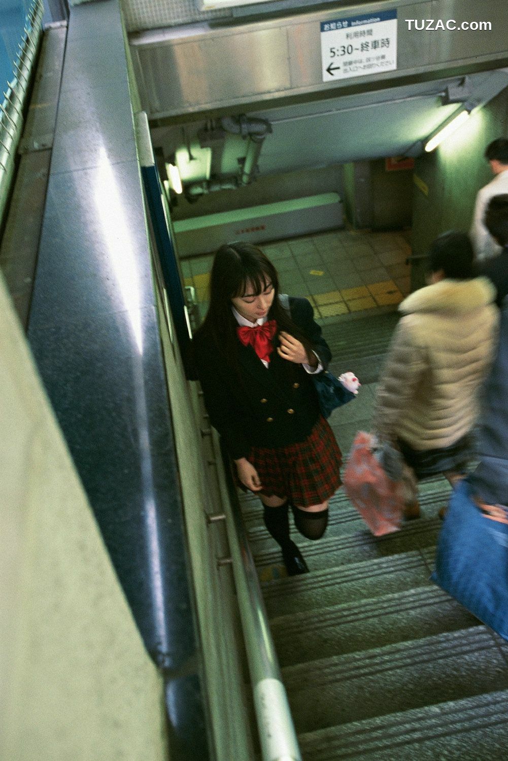 YS Web_秋山莉奈《キミの素颜こつそりのぞいちやいま？？？た》写真集 Vol.207[58P]