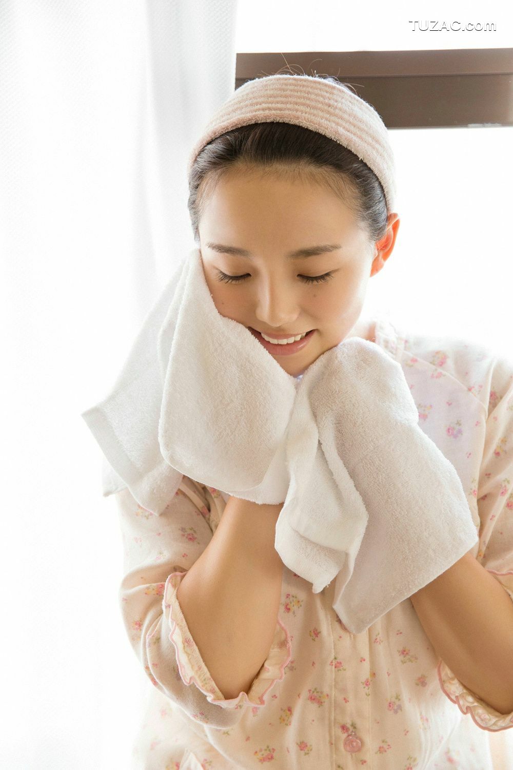 YS Web_篠崎愛《In The Room》写真集 Vol.629[102P]