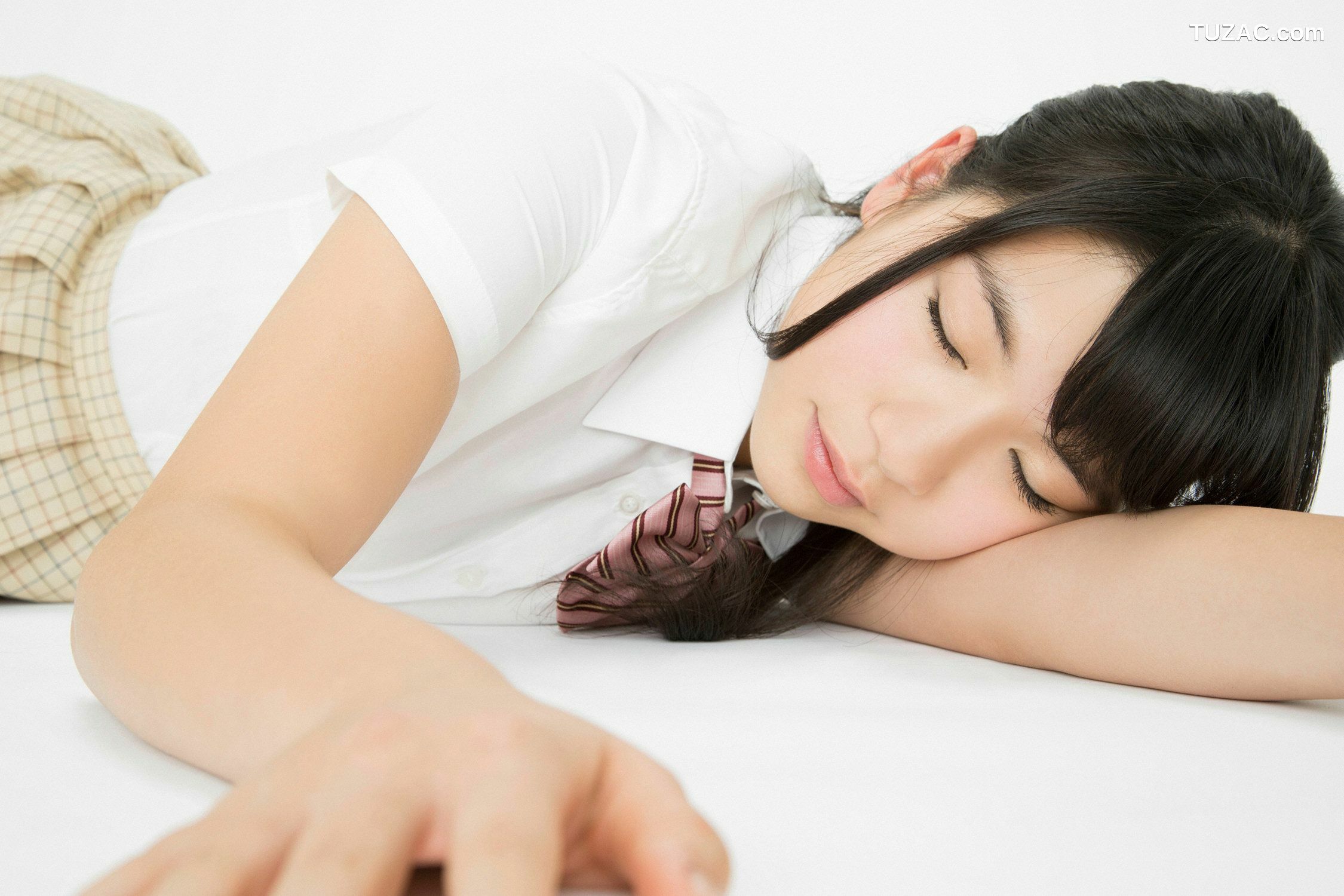 YS Web_芹沢潤/芹泽润《日本一スカートが短い现役女子高生グラドル入学！》写真集 Vol.640[50P]