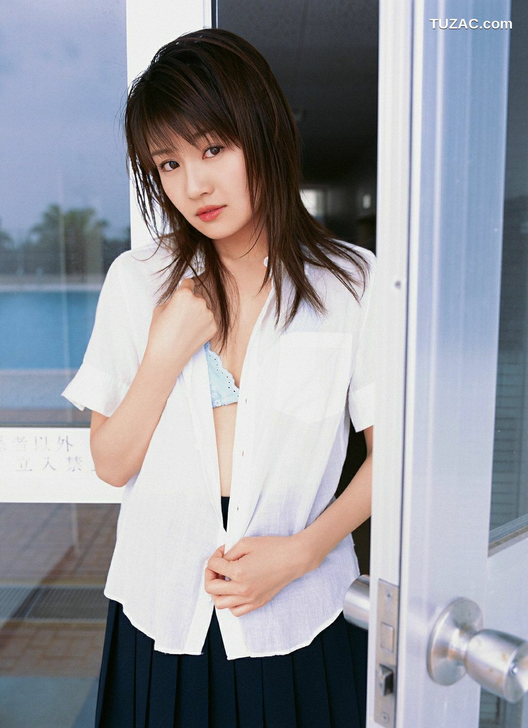 YS Web_高部あい/高部爱《ハンカチ世代のエース美少女!》写真集 Vol.212[51P]