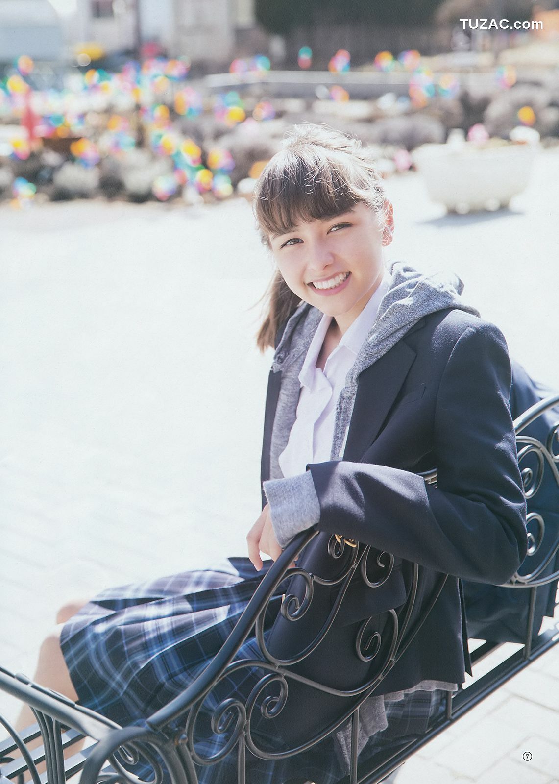 Young Gangan杂志写真_ 大原優乃 リナ･カーフィザデー 2018年No.08 写真杂志[17P]
