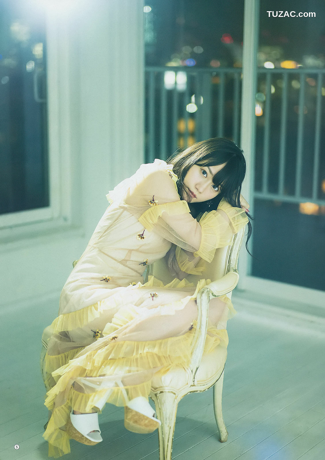 Young Gangan杂志写真_ 小倉唯 関根優那 生牡蠣いもこ 2018年No.20 写真杂志[24P]