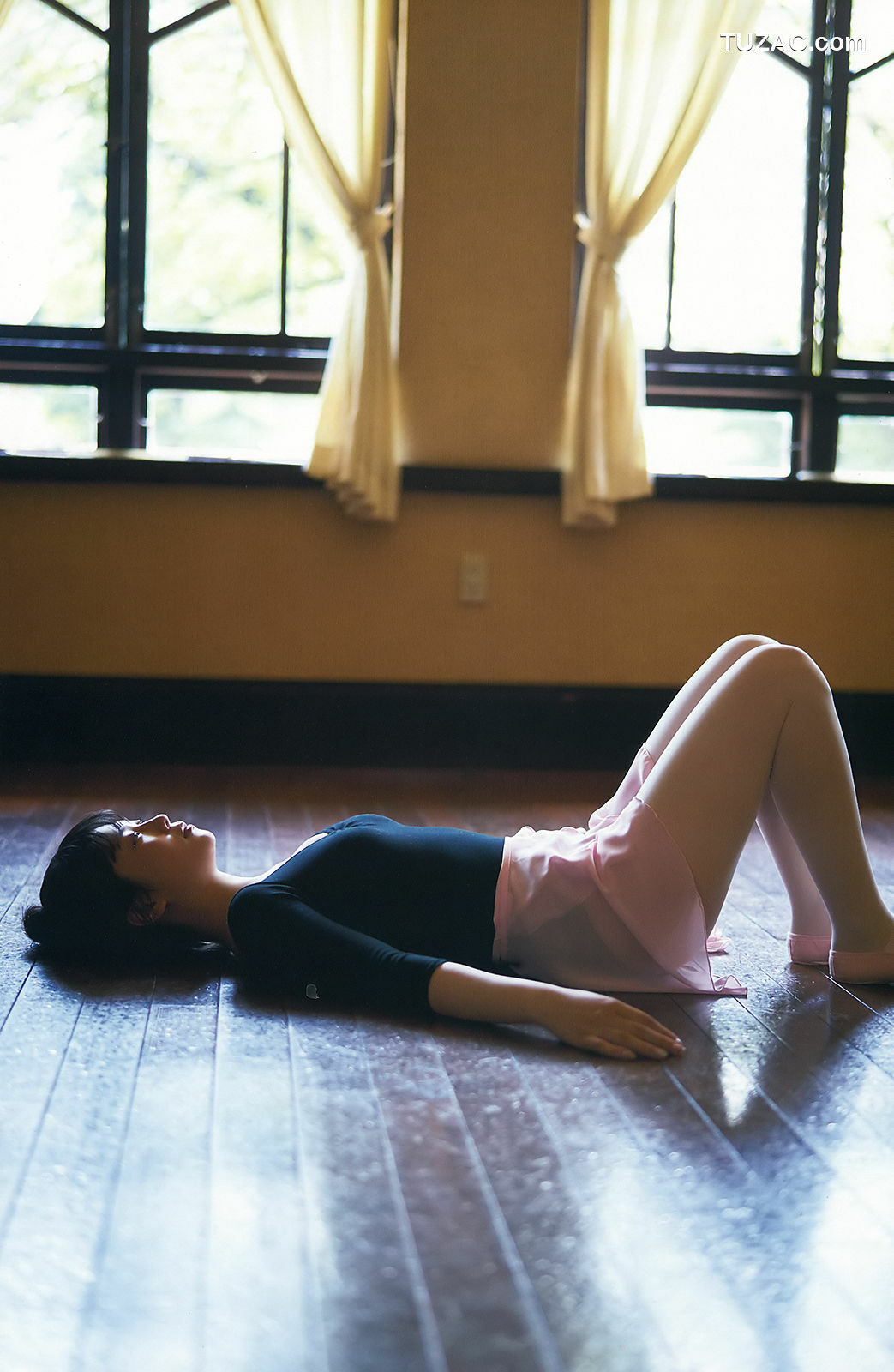 Young Gangan杂志写真_ 小畑優奈 大場美奈 林ゆめ 2018年No.12 写真杂志[34P]