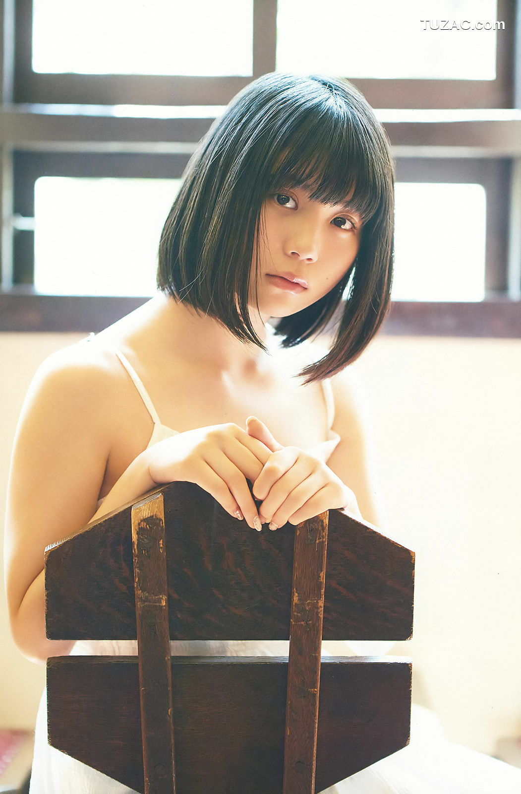 Young Gangan杂志写真_ 小畑優奈 大場美奈 林ゆめ 2018年No.12 写真杂志[34P]