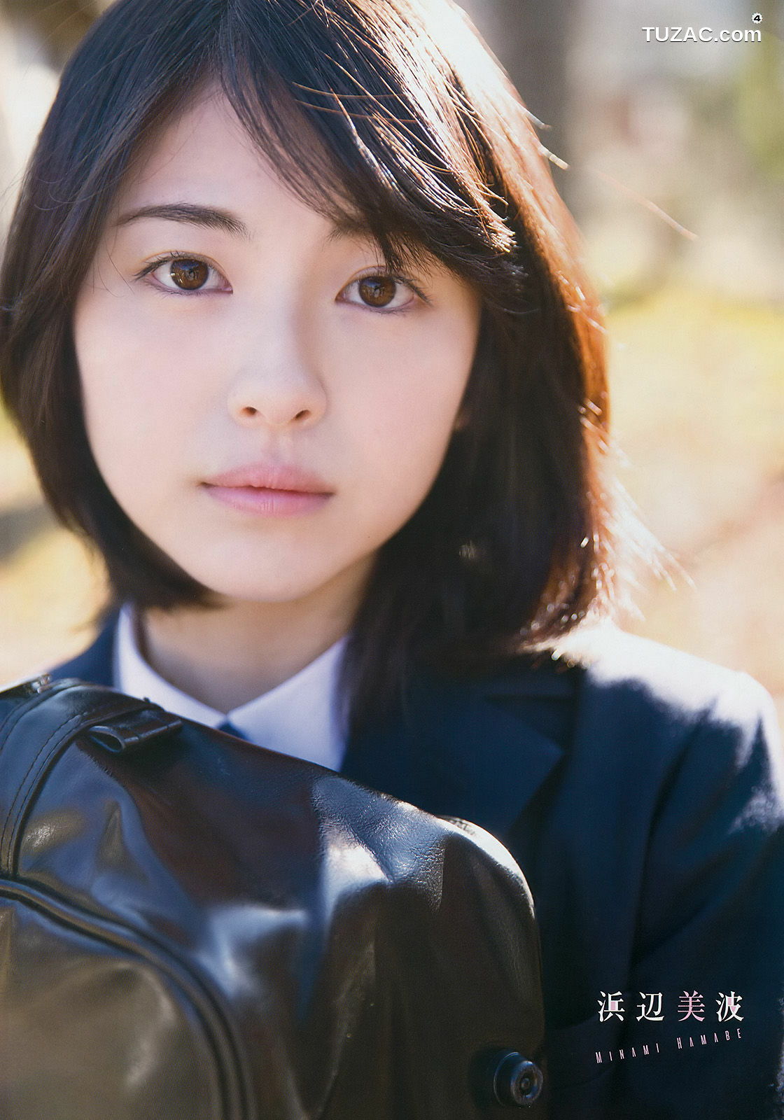 Young Gangan杂志写真_ 浜辺美波 永尾まりや 2017年No.04 写真杂志[25P]