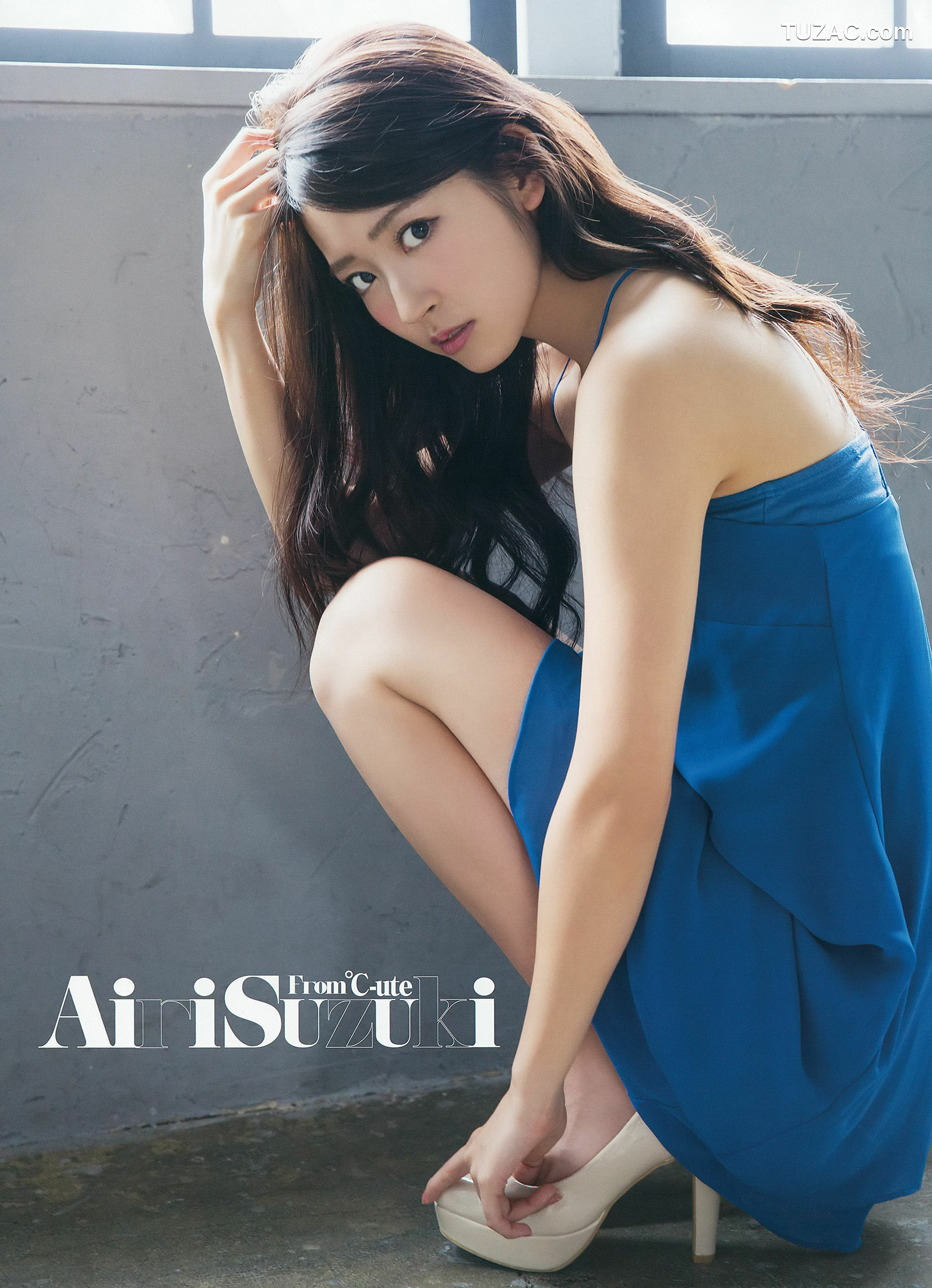 Young Gangan杂志写真_ 矢島舞美 鈴木愛理 2014年No.17 写真杂志[19P]