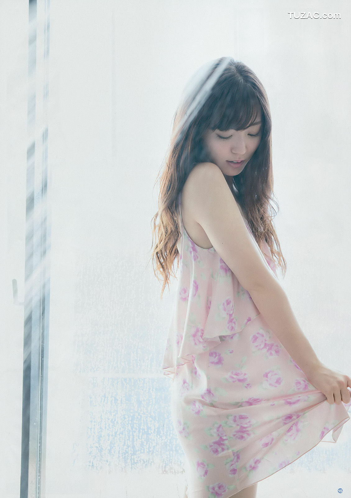 Young Gangan杂志写真_ 鈴木愛理 篠崎こころ 2017年No.07 写真杂志[22P]