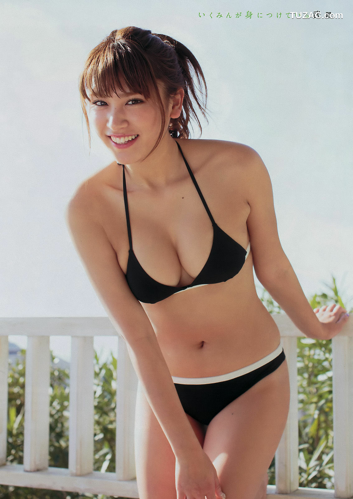 Young Magazine杂志写真_ 久松郁実 長濱ねる 2017年No.17 写真杂志[12P]