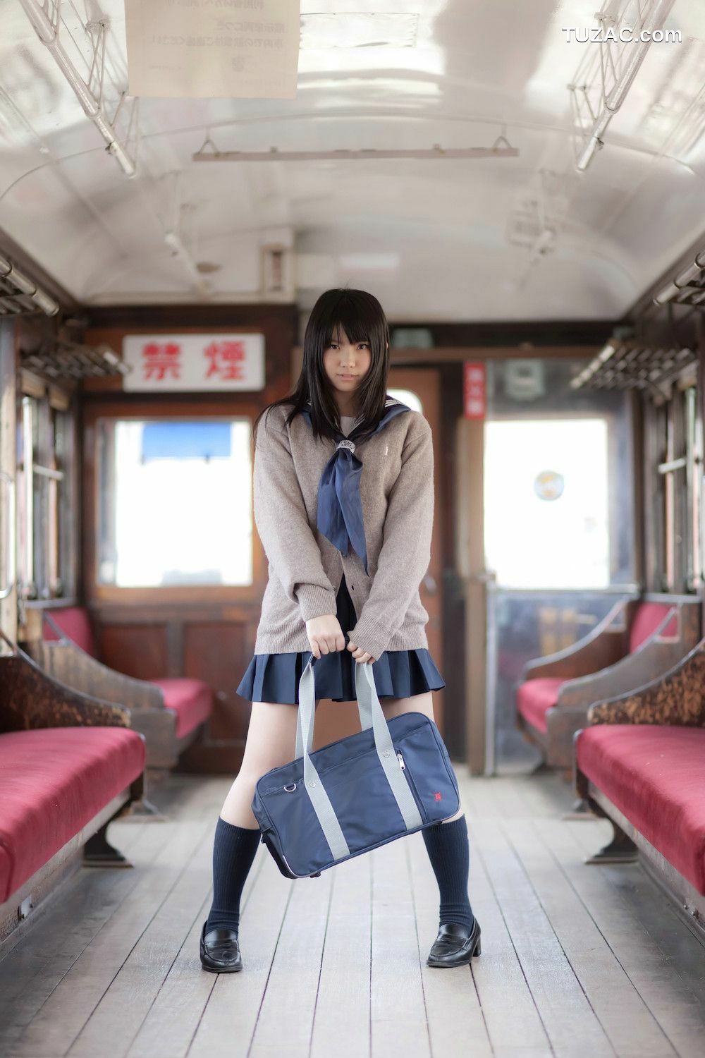日本CosPlay_Enako(えなこ) School Girl (女子校生) 写真集[130P]