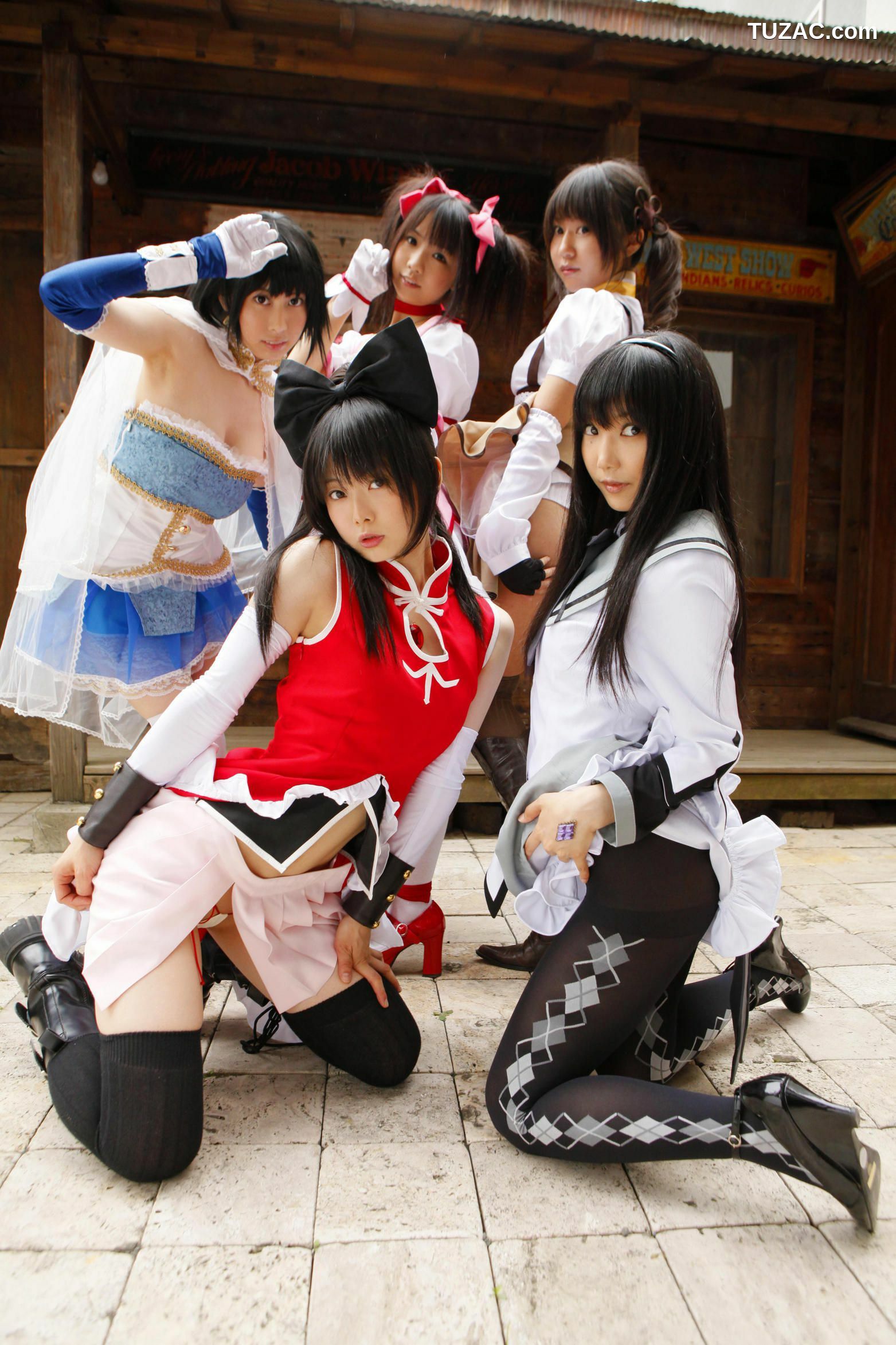 日本CosPlay_れんふりーど&amp;うしじまいい肉&amp;つくし&amp;ぷで&amp;★みーや★ 《魔法少女まどか☆マギカ》  写真集[105P]