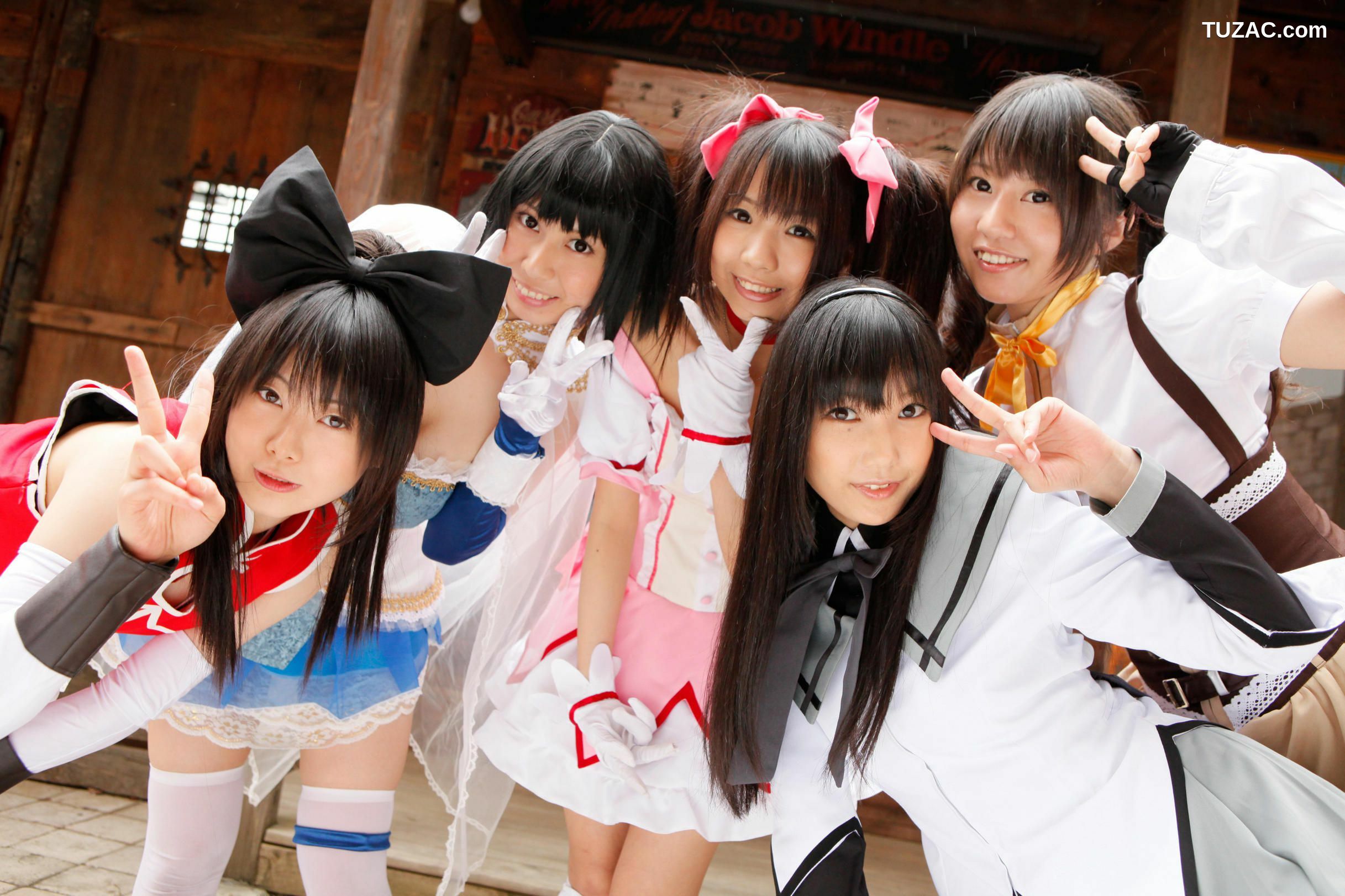 日本CosPlay_れんふりーど&amp;うしじまいい肉&amp;つくし&amp;ぷで&amp;★みーや★ 《魔法少女まどか☆マギカ》  写真集[105P]