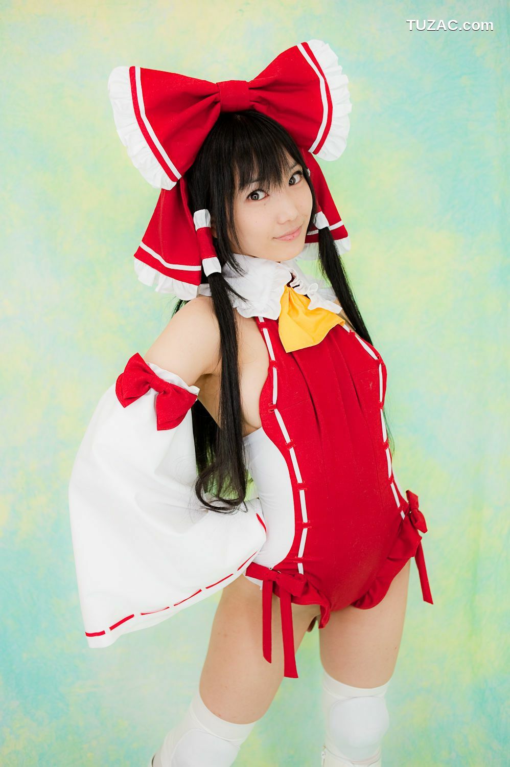 日本CosPlay_れんふりーど《東方Project》博麗霊夢 写真集[100P]