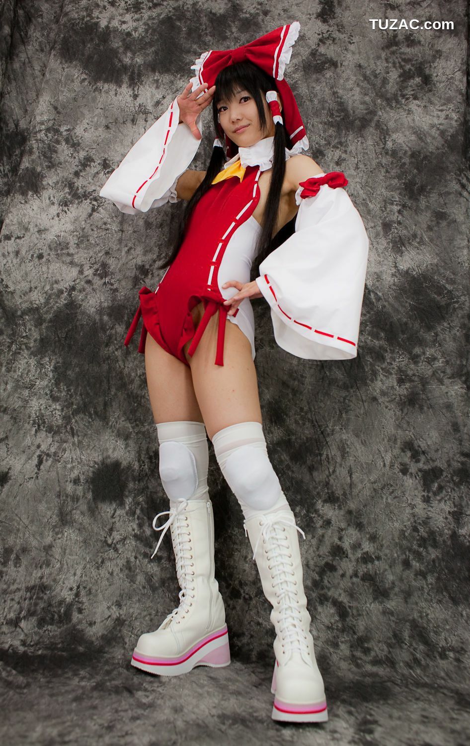 日本CosPlay_れんふりーど《東方Project》博麗霊夢 写真集[100P]