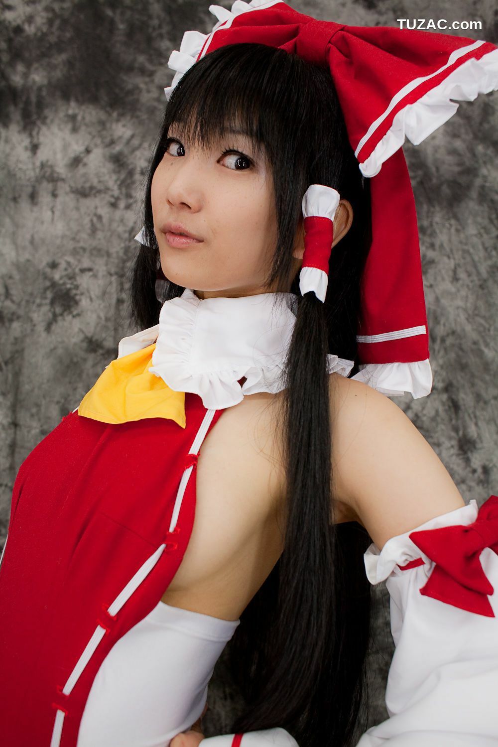 日本CosPlay_れんふりーど《東方Project》博麗霊夢 写真集[100P]