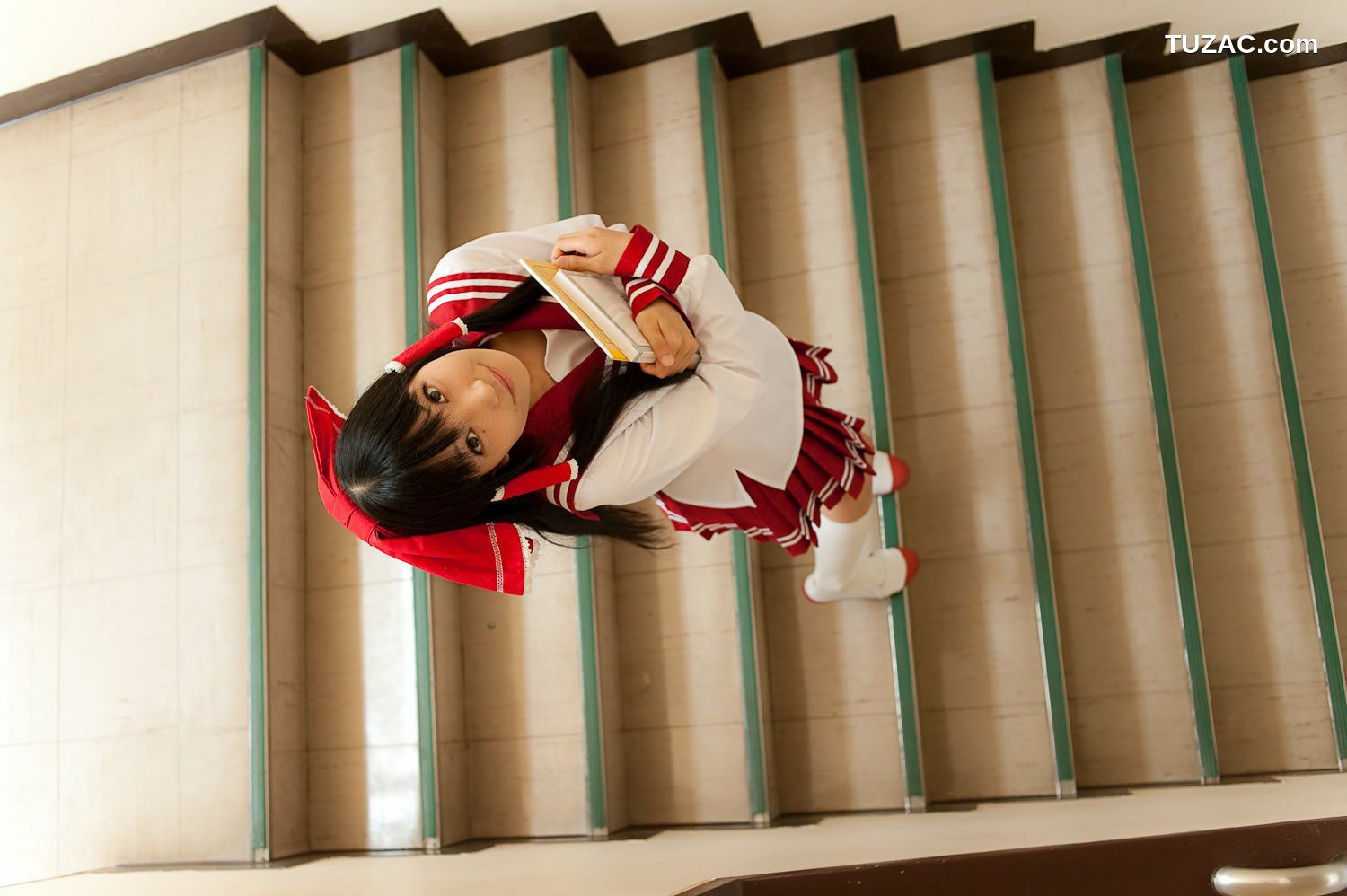 日本CosPlay_れんふりーど《東方Project》博麗霊夢 写真集[100P]