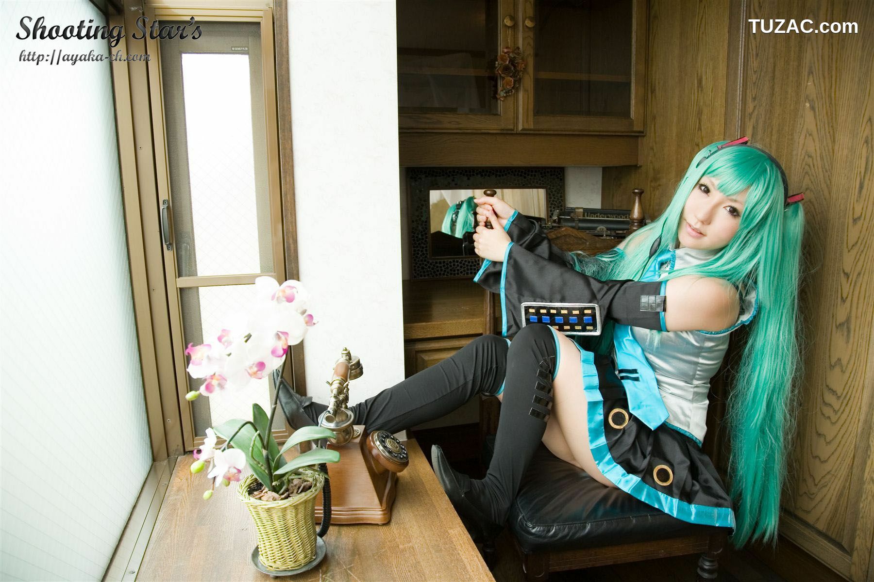 日本CosPlay_サク (绫香 Saku Ayaka) 《VOCALOID》Hatsune Miku 写真集[70P]