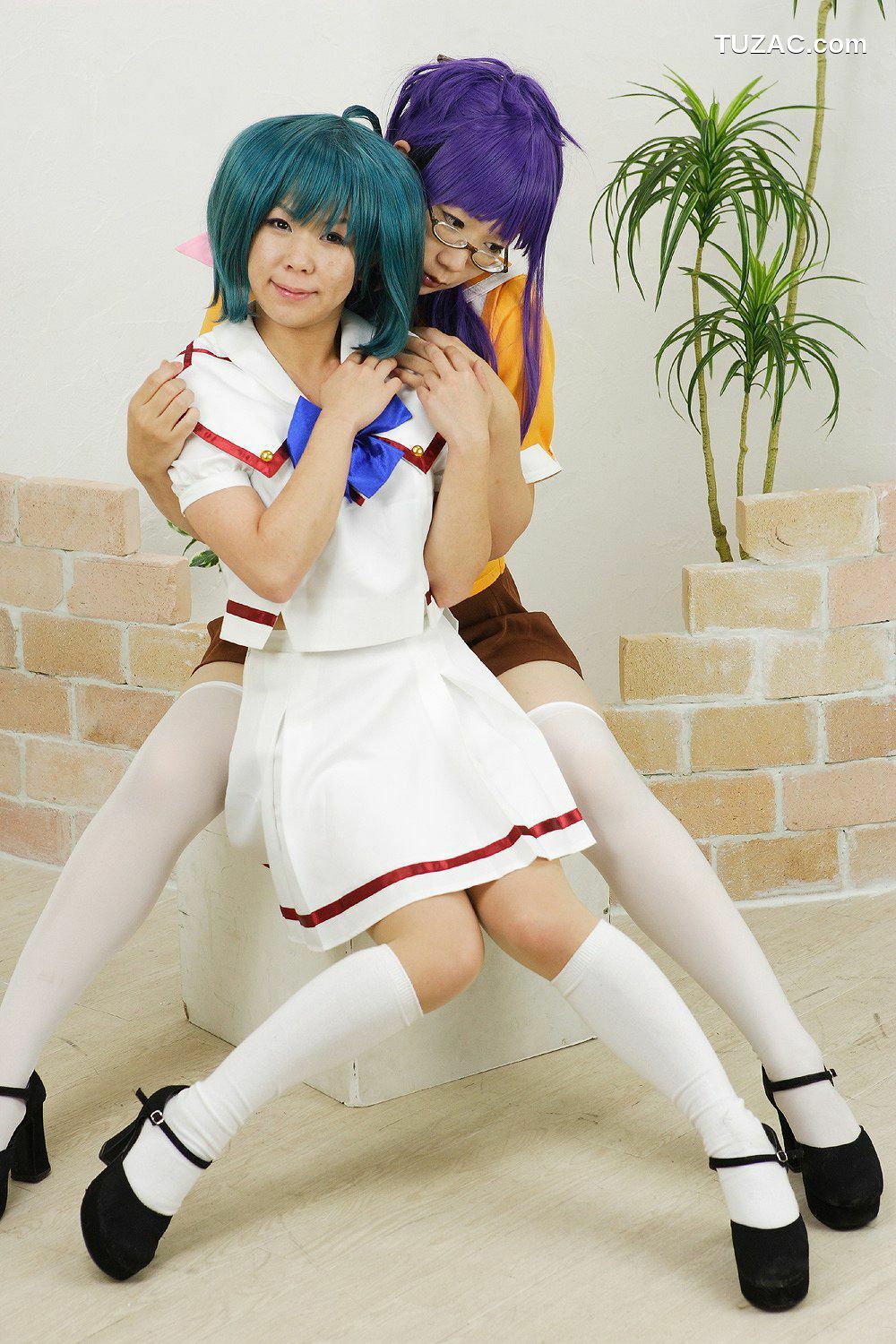 日本CosPlay_チョコボール向囲&amp;酸っぱい甘味所 《マクロスF》マクロストライアングル》 写真集