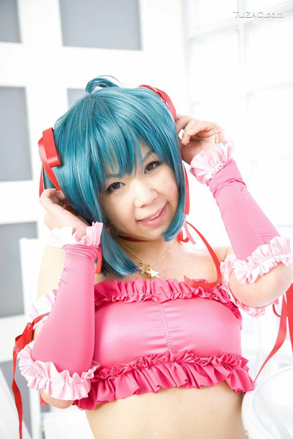 日本CosPlay_チョコボール向囲&amp;酸っぱい甘味所 《マクロスF》マクロストライアングル》 写真集