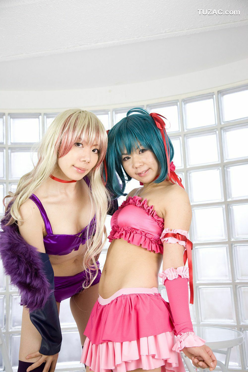 日本CosPlay_チョコボール向囲&amp;酸っぱい甘味所 《マクロスF》マクロストライアングル》 写真集