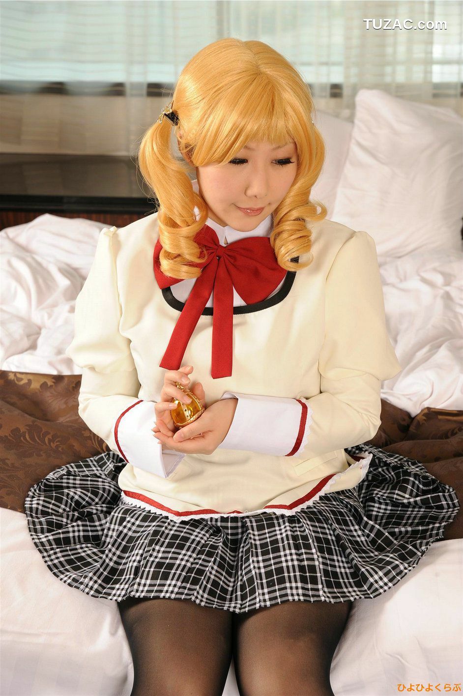日本CosPlay_丹雫ひよ 《Mahou Shoujo Madoka Magica》Tomoe Mami  写真集[100P]