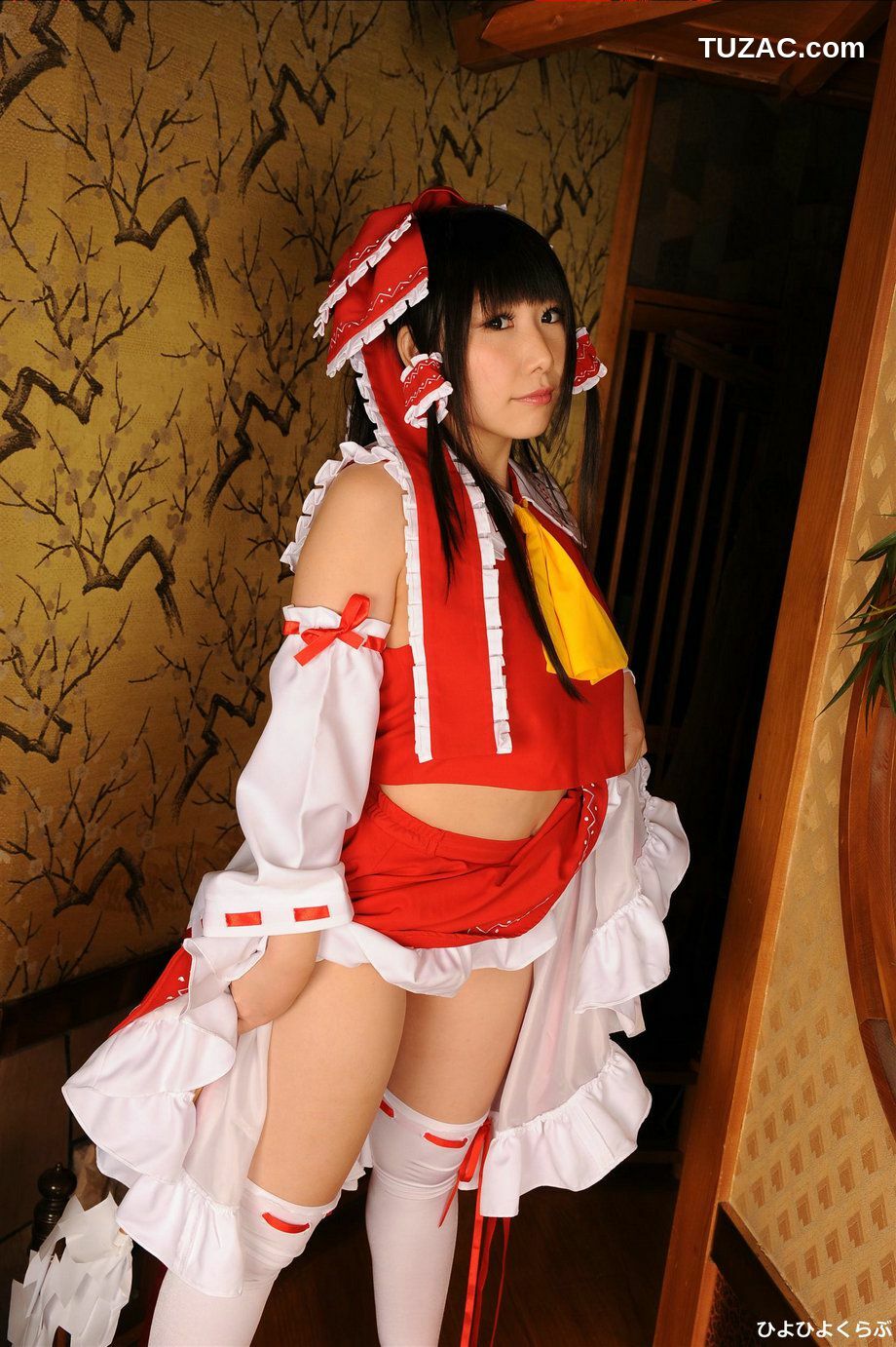 日本CosPlay_丹雫ひよ《東方Project》Hakurei Reimu  写真集[50P]