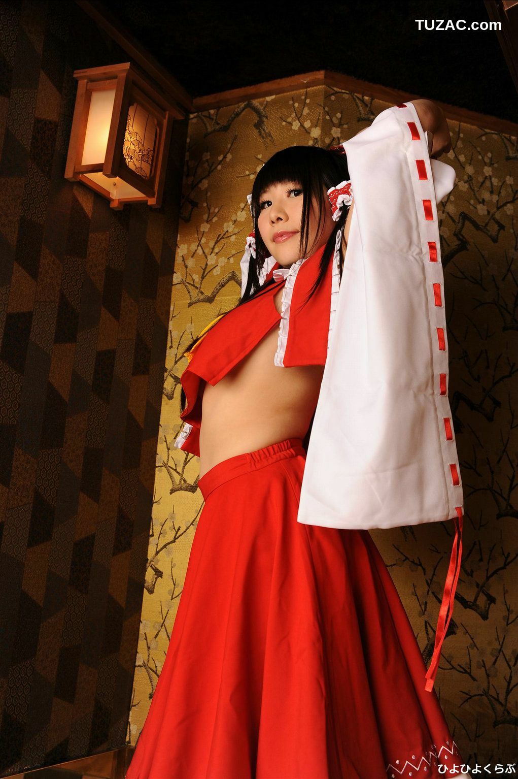 日本CosPlay_丹雫ひよ《東方Project》Hakurei Reimu  写真集[50P]