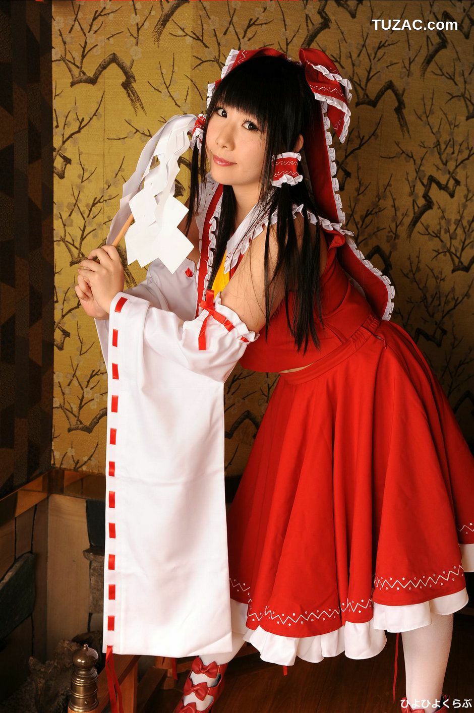 日本CosPlay_丹雫ひよ《東方Project》Hakurei Reimu  写真集[50P]