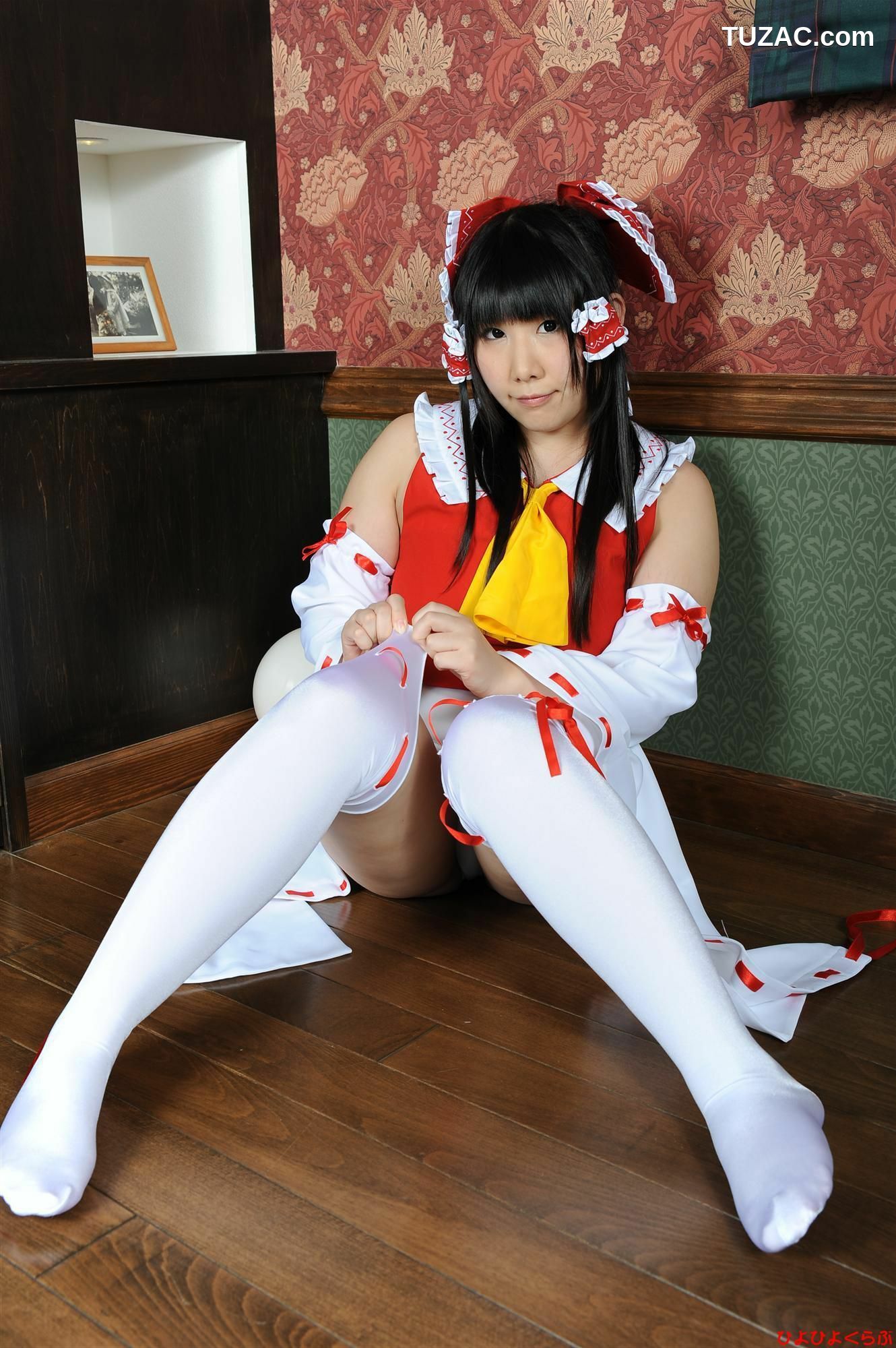 日本CosPlay_丹雫ひよ《東方Project》博麗霊夢  写真集[100P]