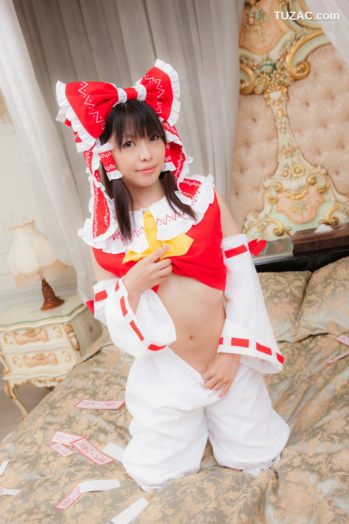 日本CosPlay_南雲つばさ 《Touhou Project》Hakurei Reimu 写真集[65P]