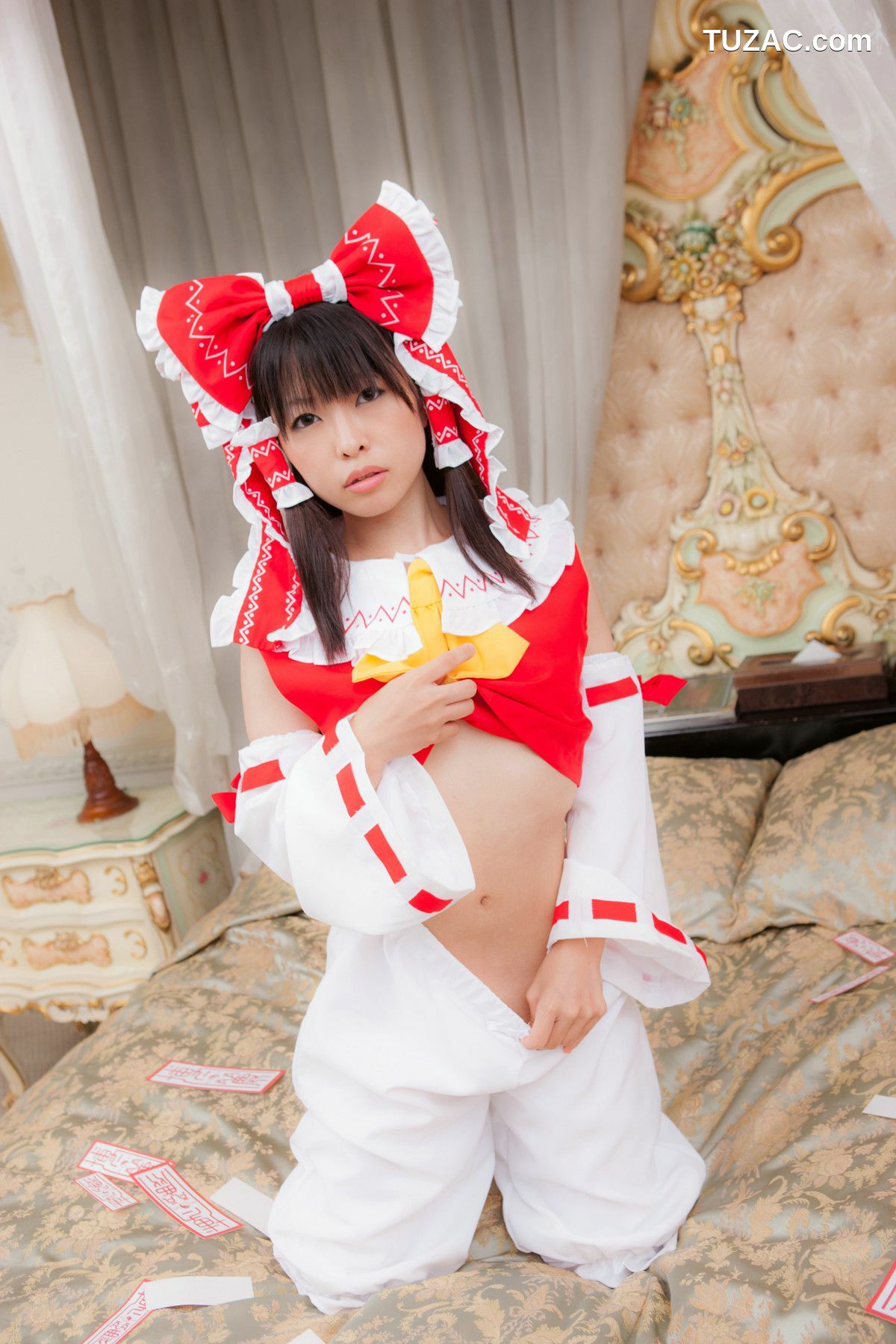 日本CosPlay_南雲つばさ 《Touhou Project》Hakurei Reimu 写真集[65P]