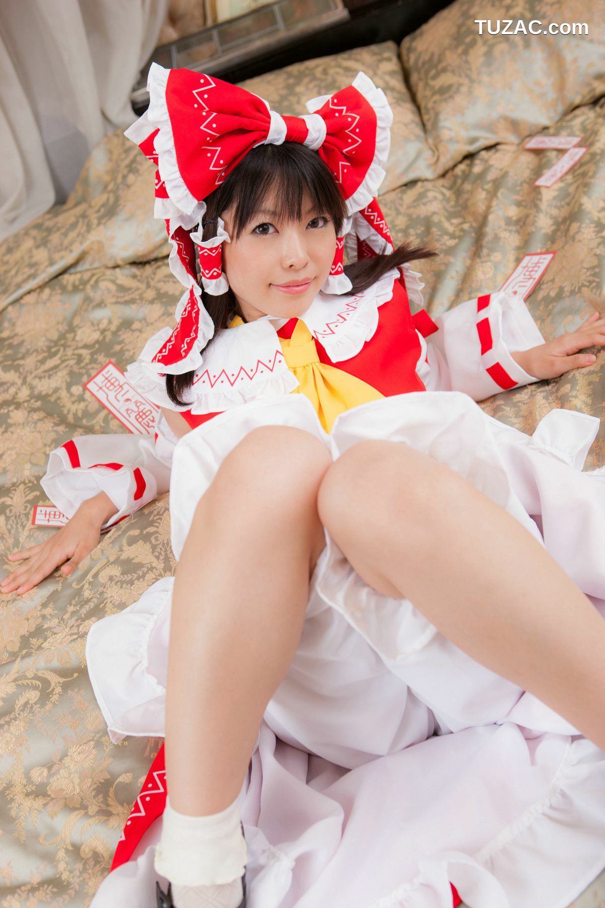 日本CosPlay_南雲つばさ 《Touhou Project》Hakurei Reimu 写真集[65P]