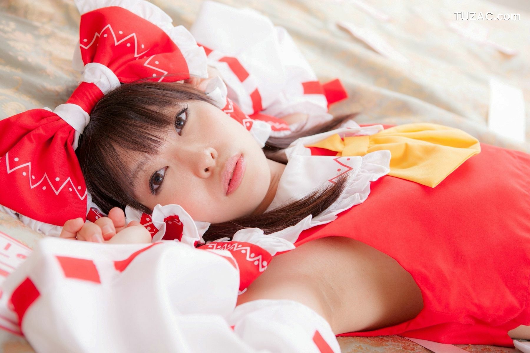 日本CosPlay_南雲つばさ 《Touhou Project》Hakurei Reimu 写真集[65P]