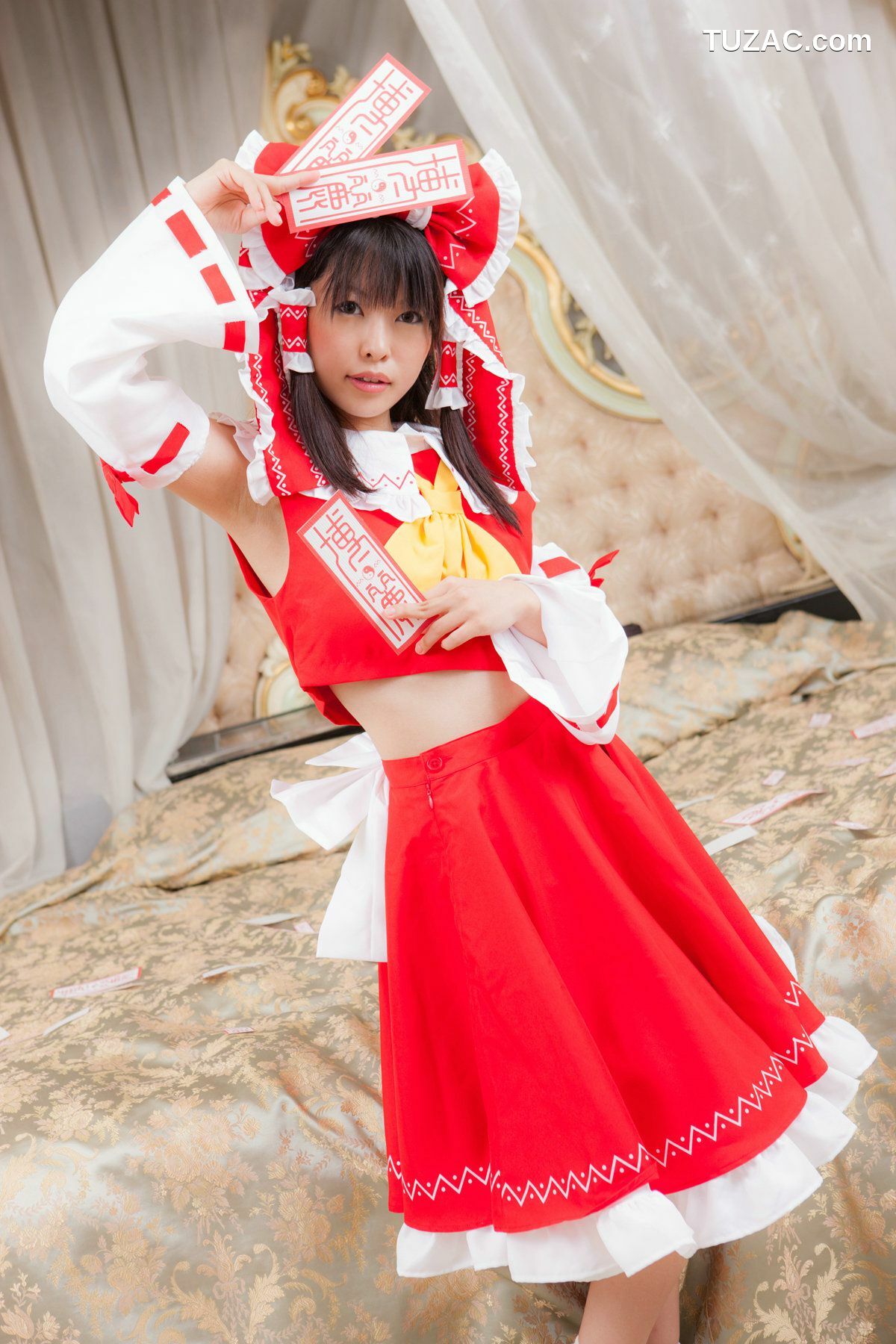 日本CosPlay_南雲つばさ 《Touhou Project》Hakurei Reimu 写真集[65P]