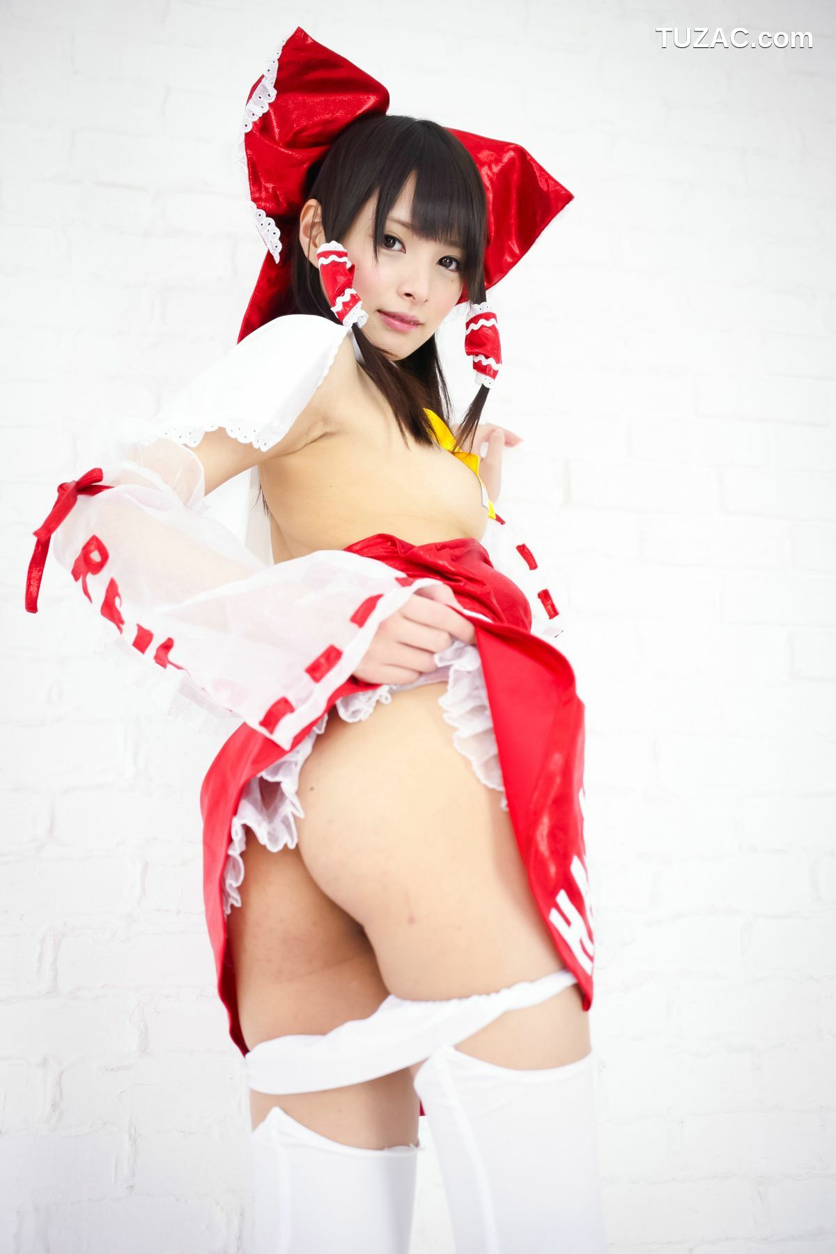 日本CosPlay_坂口みほの (桜めい) 《東方Project》博麗霊夢 写真集[33P]