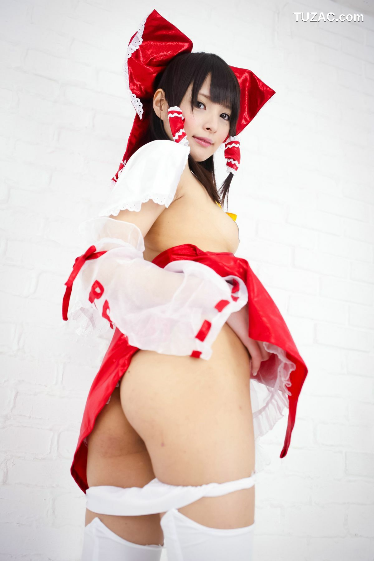 日本CosPlay_坂口みほの (桜めい) 《東方Project》博麗霊夢 写真集[33P]