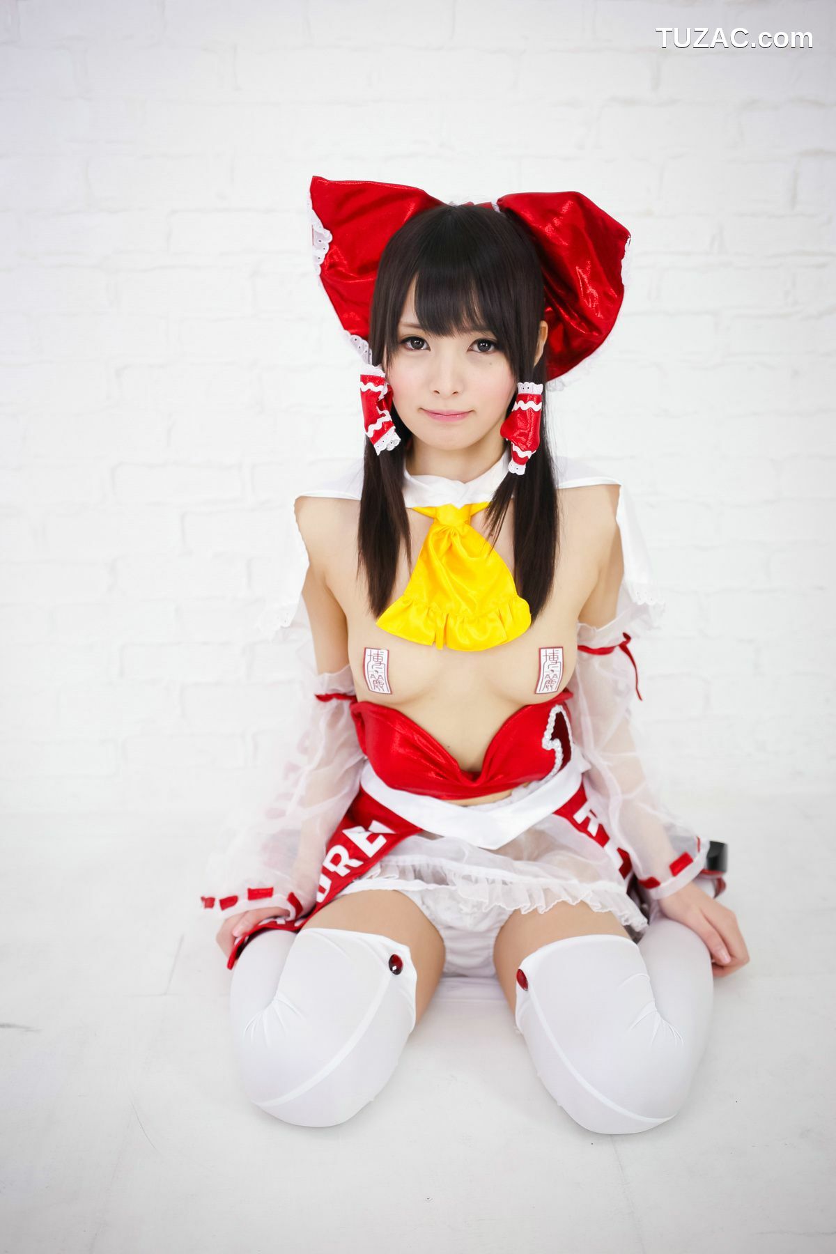 日本CosPlay_坂口みほの (桜めい) 《東方Project》博麗霊夢 写真集[33P]