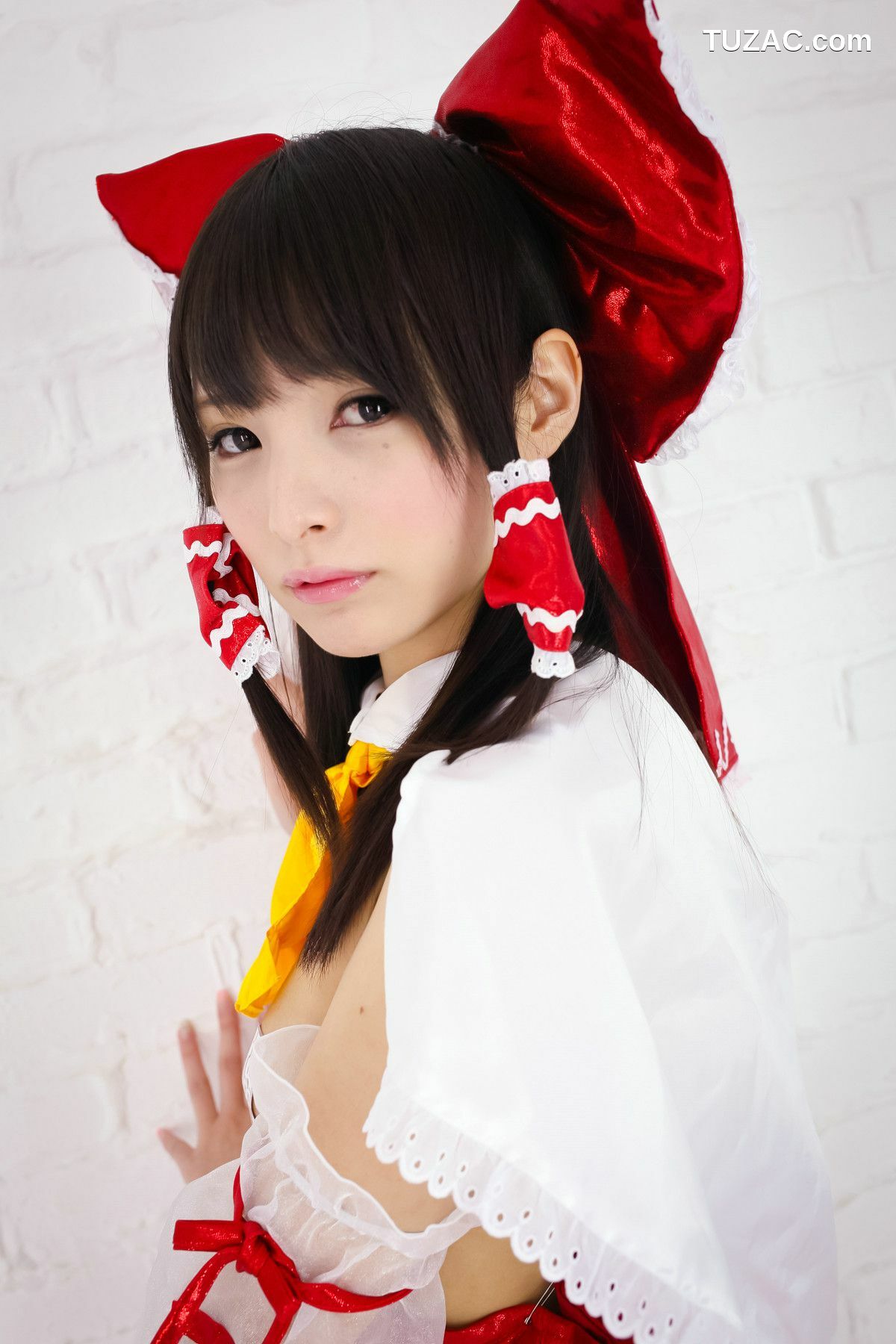 日本CosPlay_坂口みほの (桜めい) 《東方Project》博麗霊夢 写真集[33P]