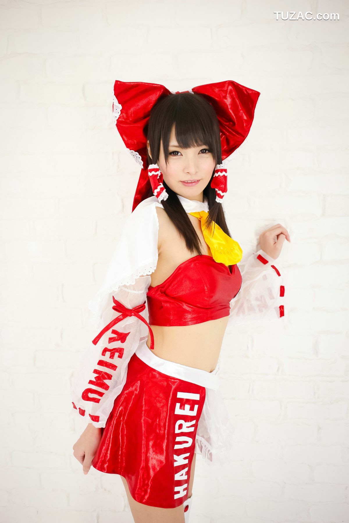 日本CosPlay_坂口みほの (桜めい) 《東方Project》博麗霊夢 写真集[33P]
