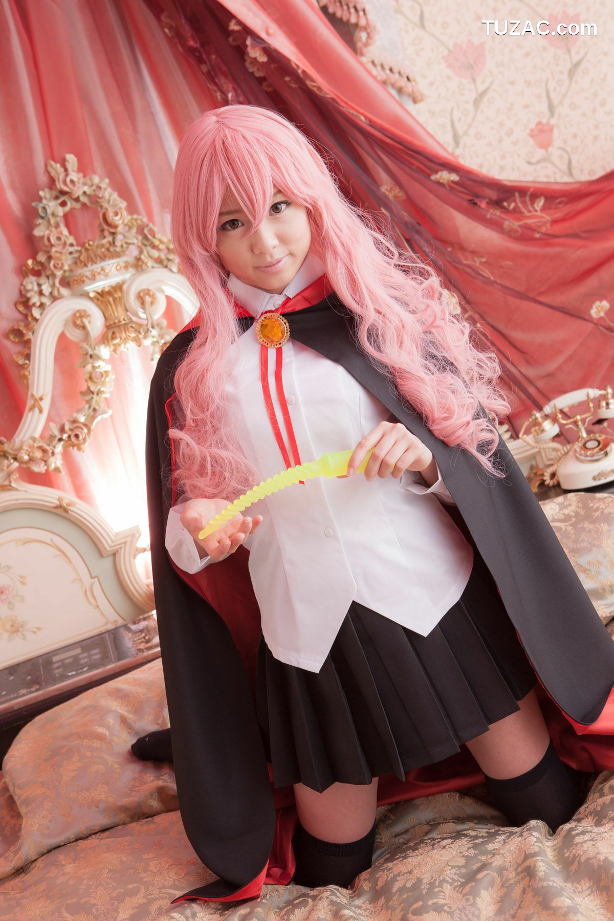 日本CosPlay_早乙女らぶ《ゼロの使い魔》Louise Francoise Le Blanc de La Valliere 写真集[33P]