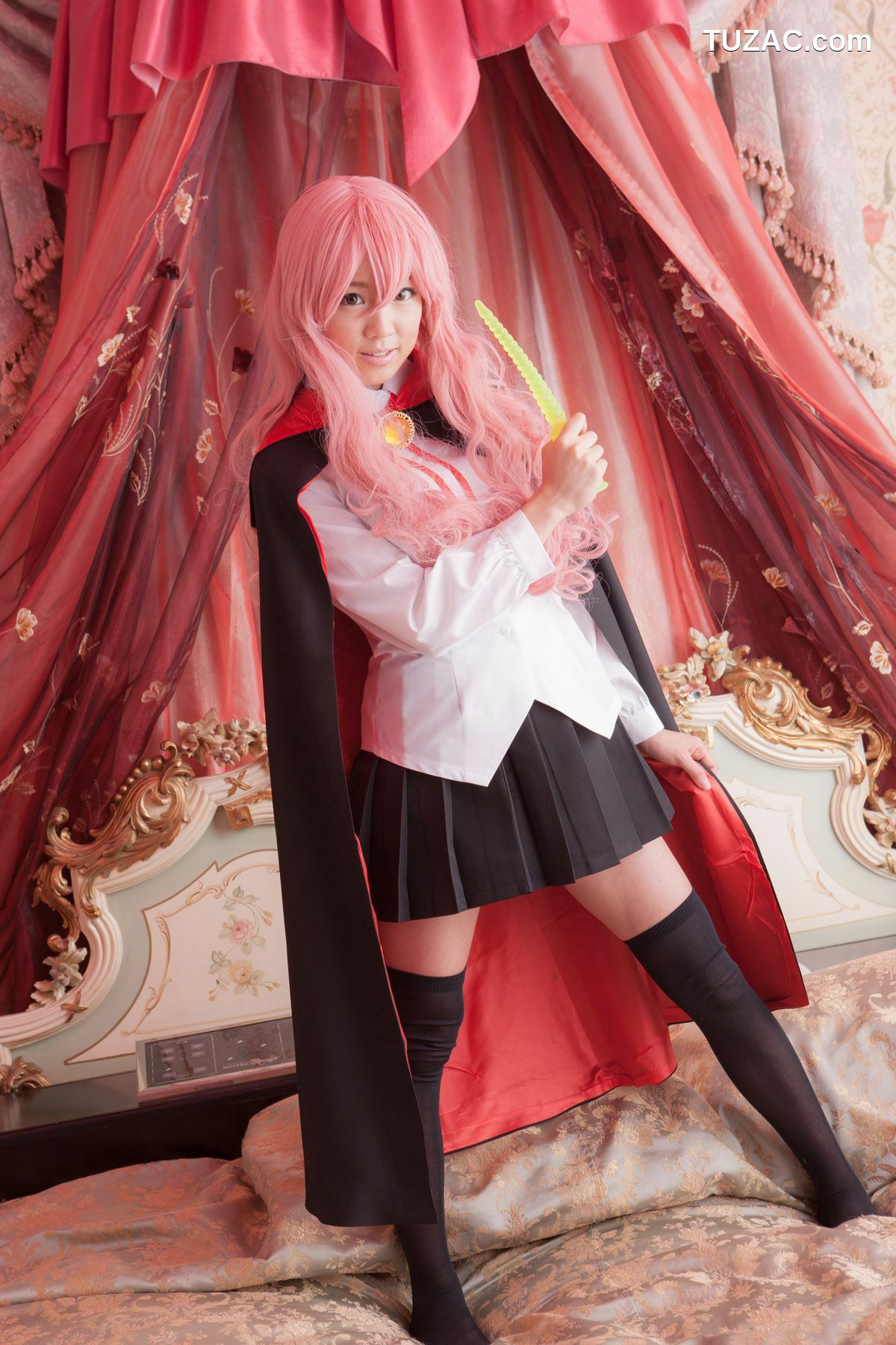 日本CosPlay_早乙女らぶ《ゼロの使い魔》Louise Francoise Le Blanc de La Valliere 写真集[33P]