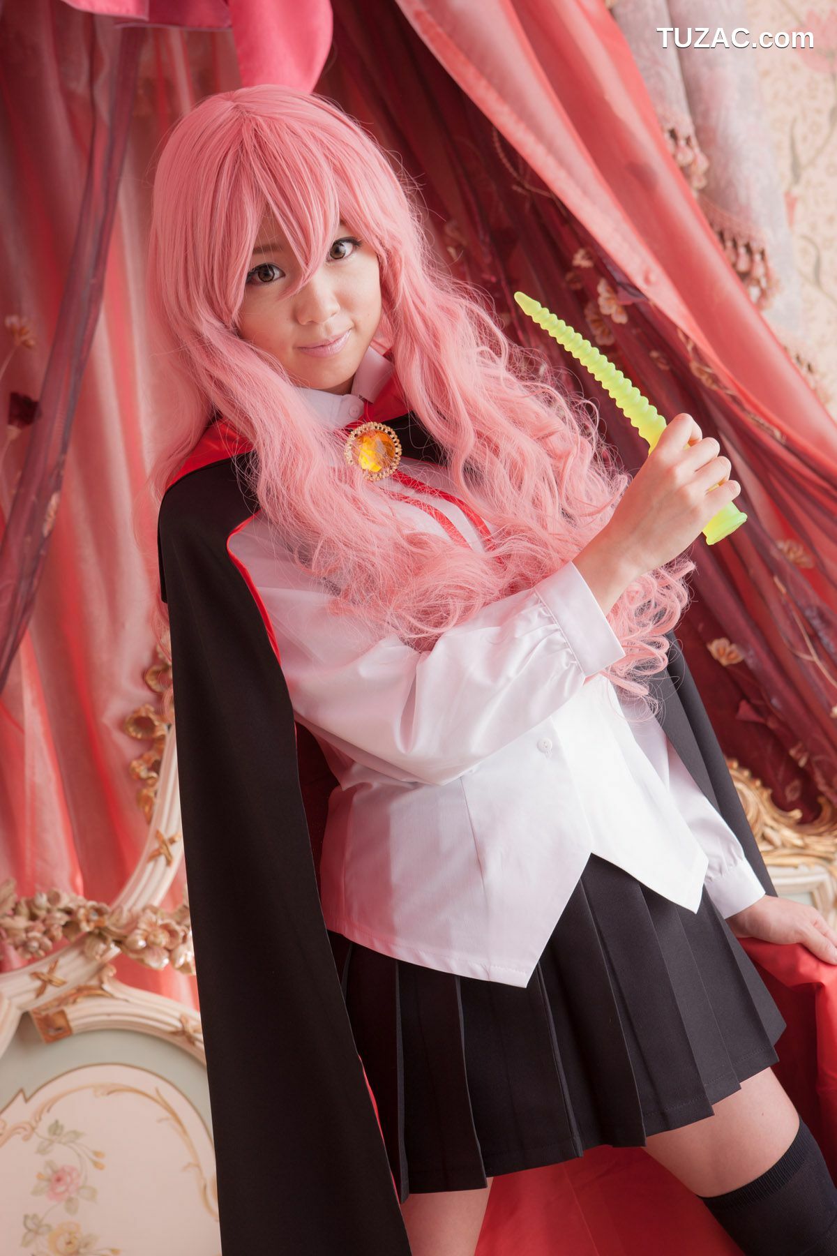 日本CosPlay_早乙女らぶ《ゼロの使い魔》Louise Francoise Le Blanc de La Valliere 写真集[33P]