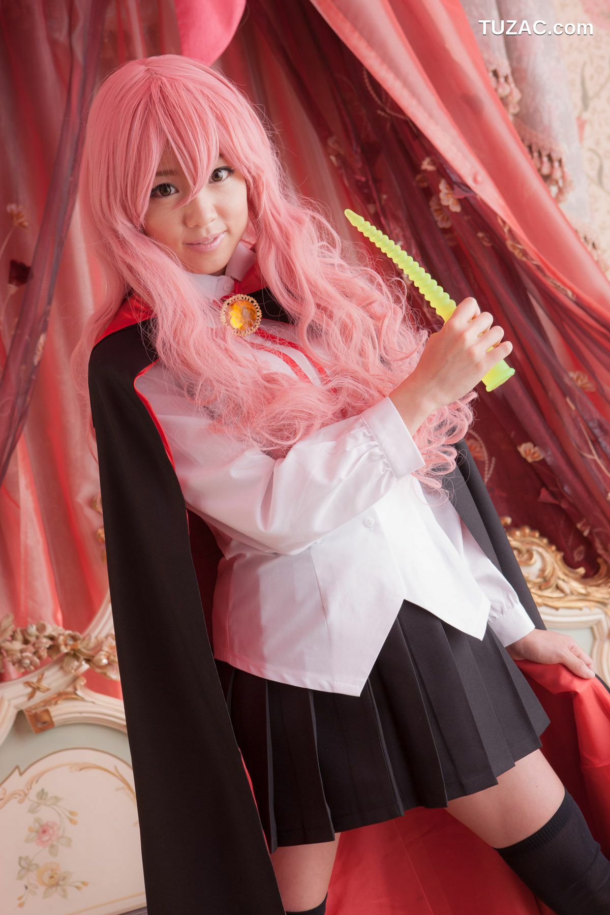 日本CosPlay_早乙女らぶ《ゼロの使い魔》Louise Francoise Le Blanc de La Valliere 写真集[33P]