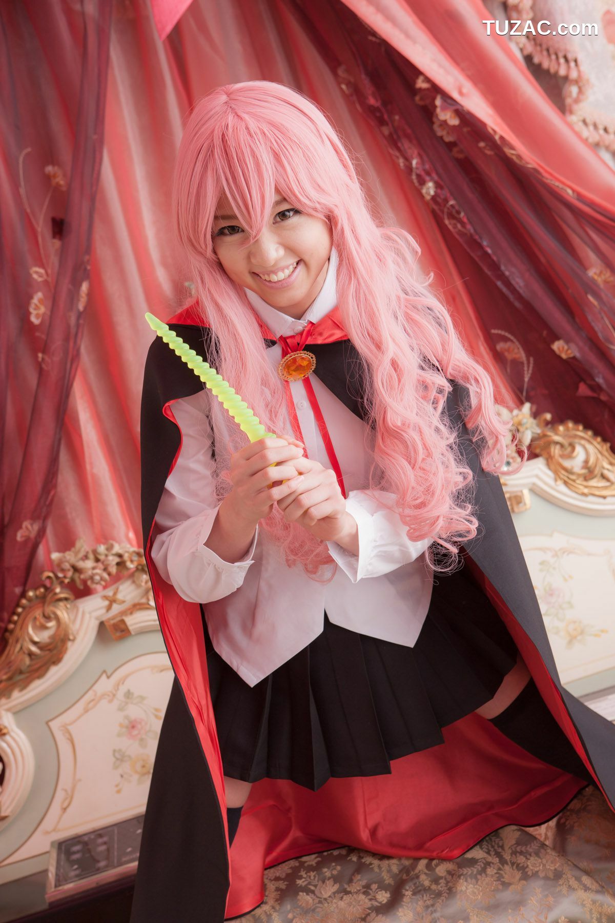 日本CosPlay_早乙女らぶ《ゼロの使い魔》Louise Francoise Le Blanc de La Valliere 写真集[33P]