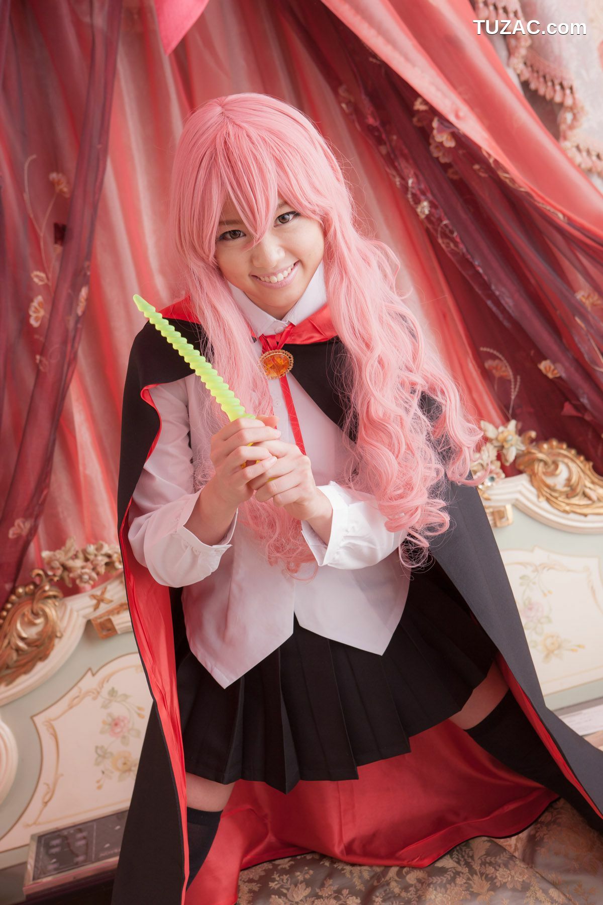 日本CosPlay_早乙女らぶ《ゼロの使い魔》Louise Francoise Le Blanc de La Valliere 写真集[33P]