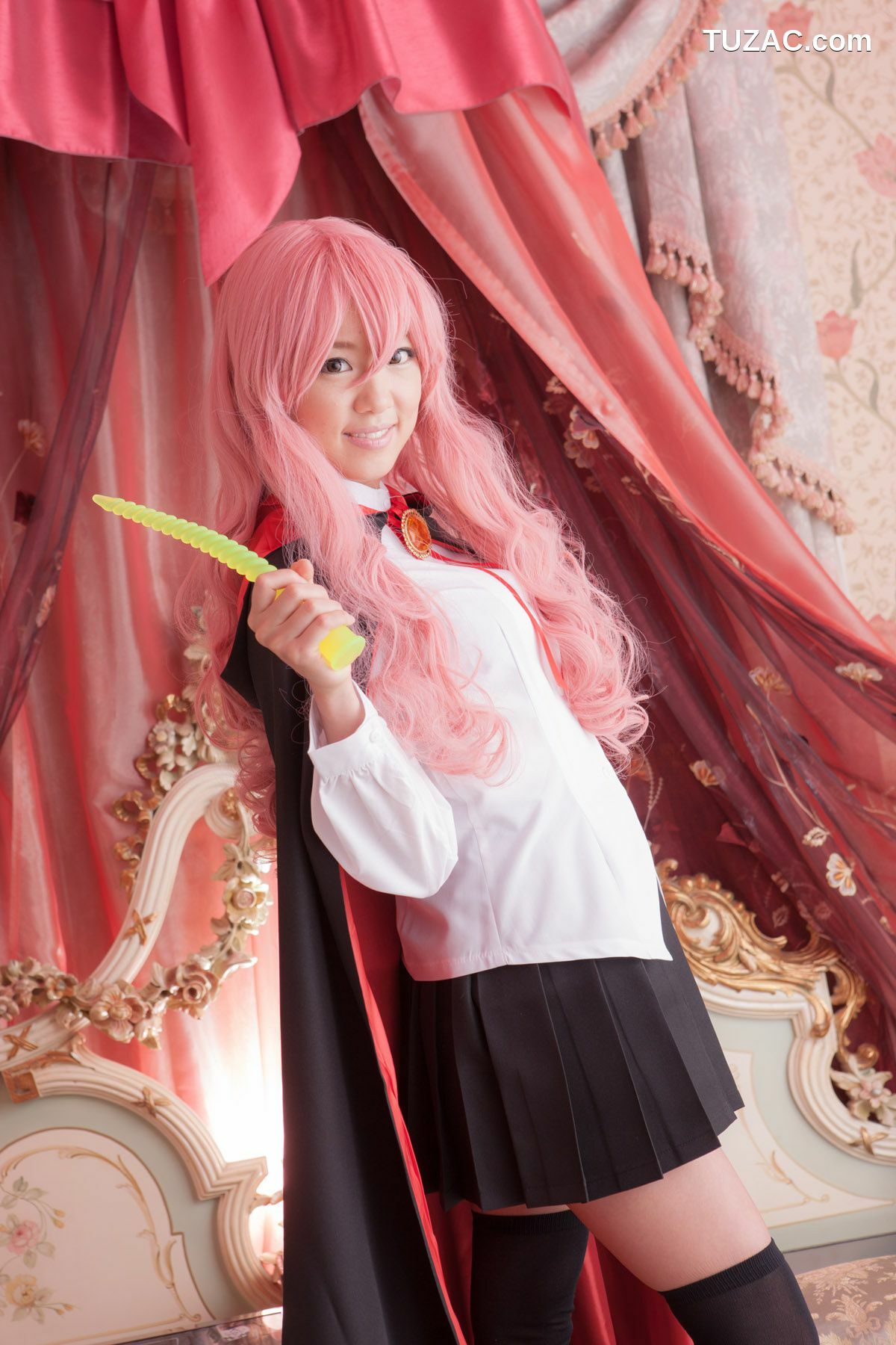 日本CosPlay_早乙女らぶ《ゼロの使い魔》Louise Francoise Le Blanc de La Valliere 写真集[33P]