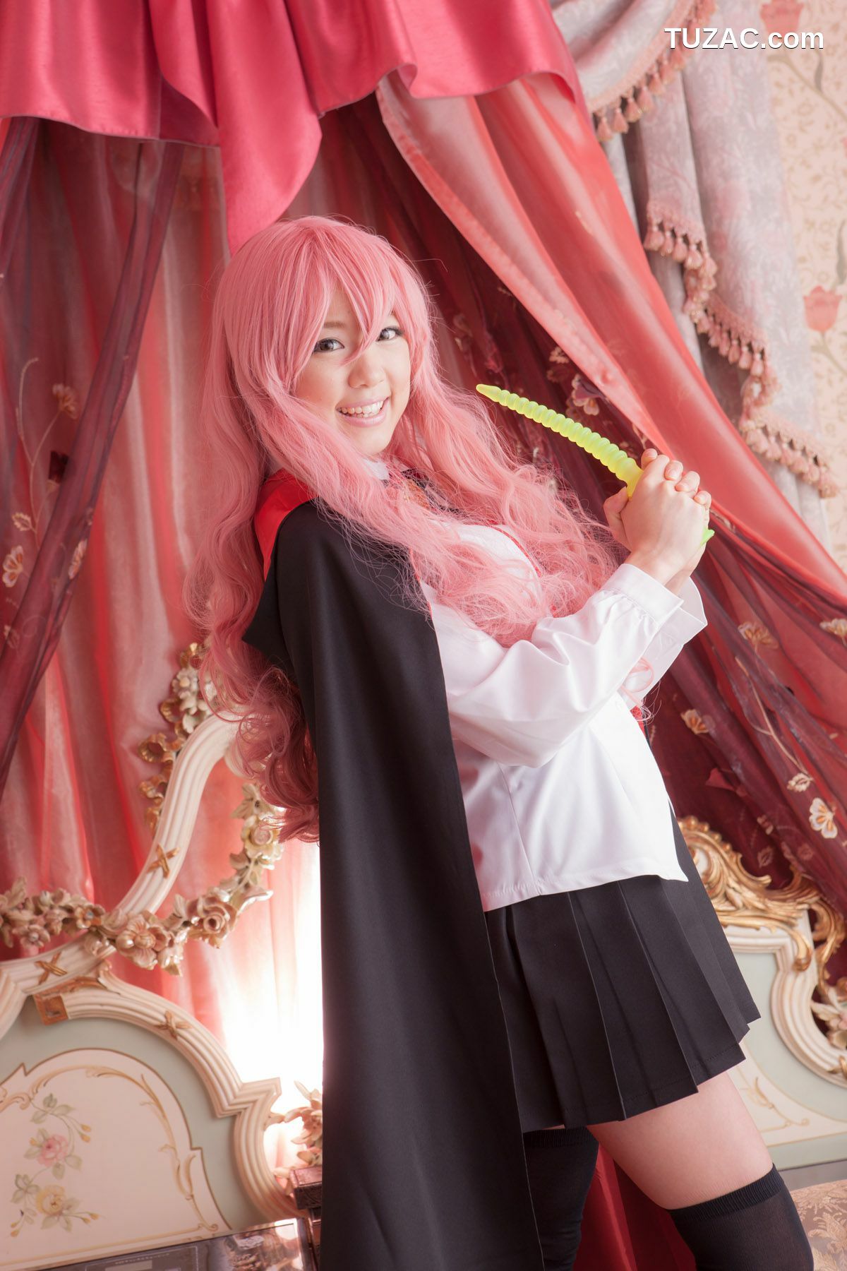 日本CosPlay_早乙女らぶ《ゼロの使い魔》Louise Francoise Le Blanc de La Valliere 写真集[33P]