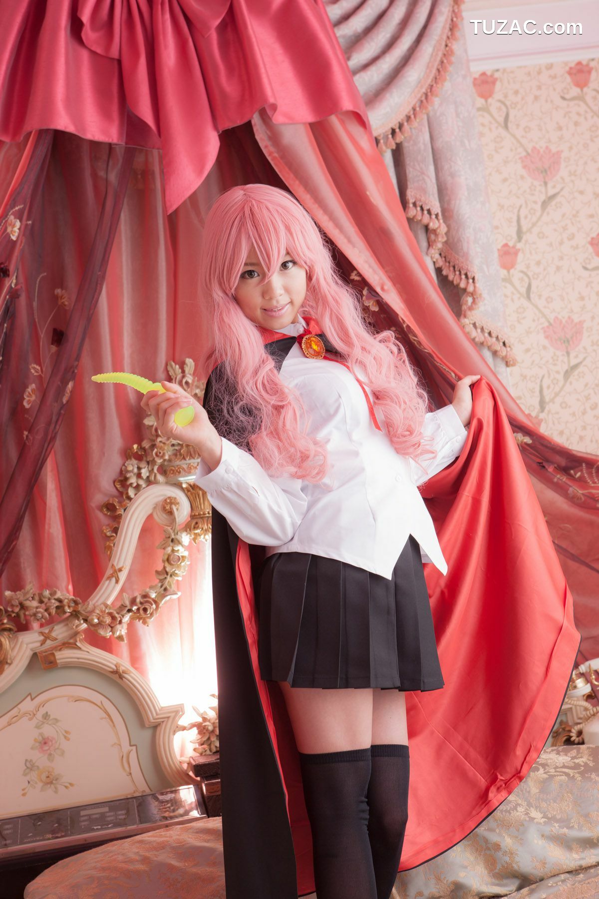 日本CosPlay_早乙女らぶ《ゼロの使い魔》Louise Francoise Le Blanc de La Valliere 写真集[33P]